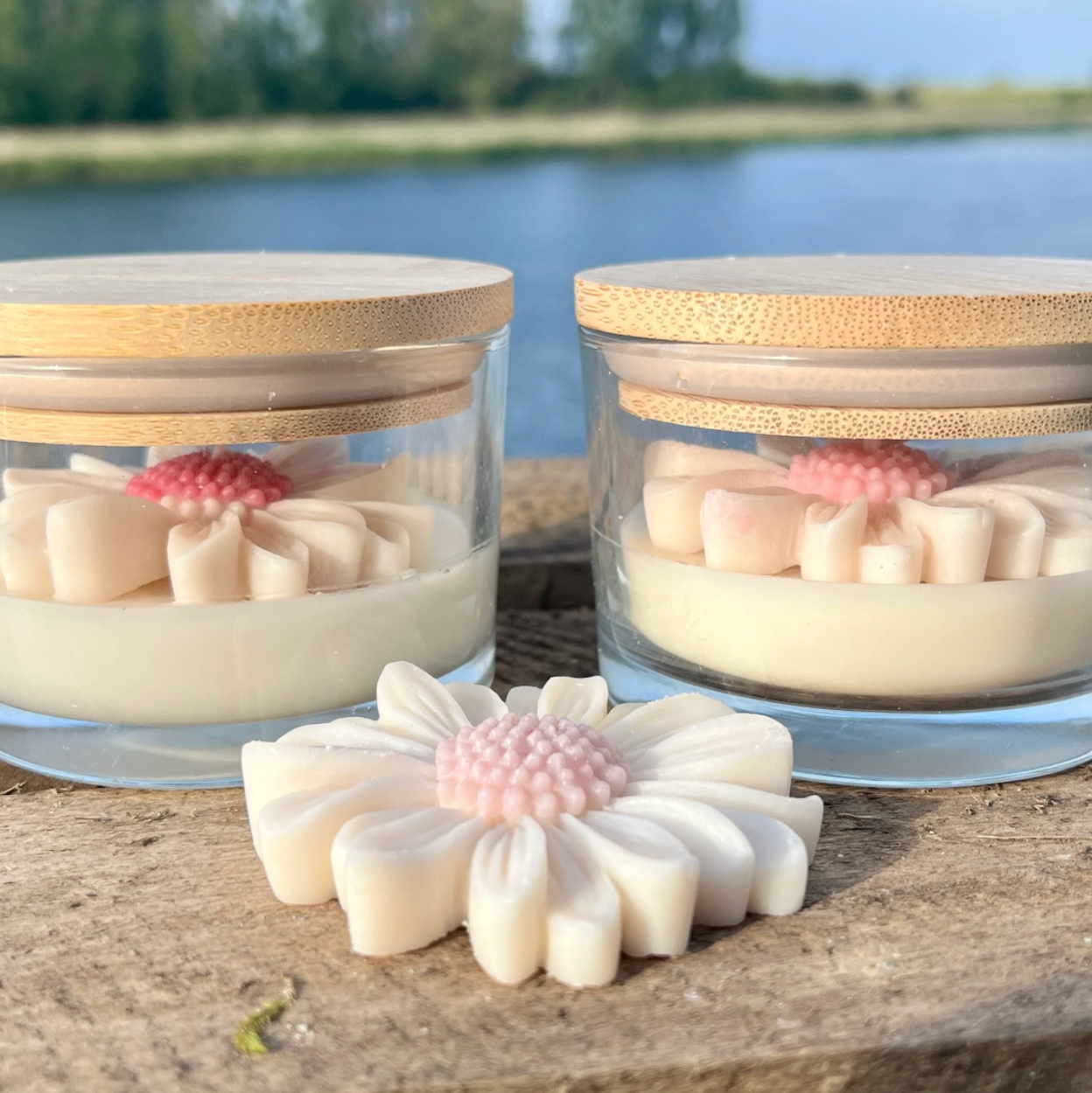 Kerze im Glas/ Blütenlicht / Kerzenglas / Sojakerze / Vegan / Glitzer-Effekt / besondere Kerze