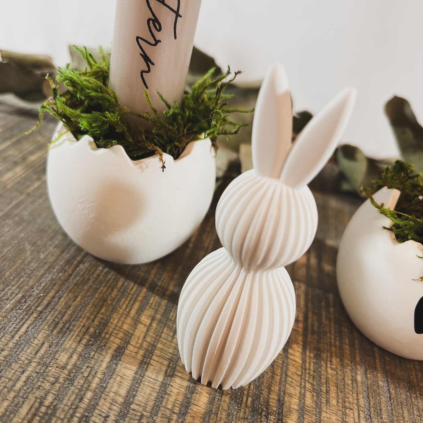 Osterdeko / Osterhase / Kerzenhalter mit Stabkerze / Mitbringsel Ostern
